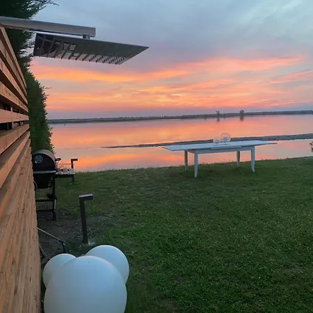 Tramonto بيت للعطل *